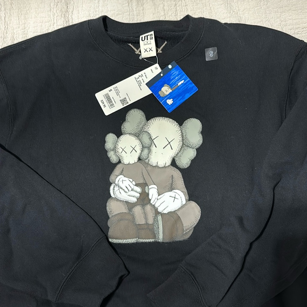 uniqlo KAWS sweatshirt